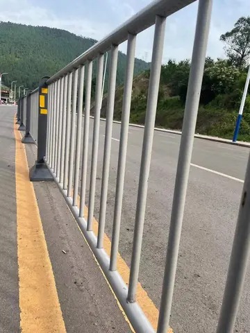 g56高速杭瑞段護(hù)欄安裝工程