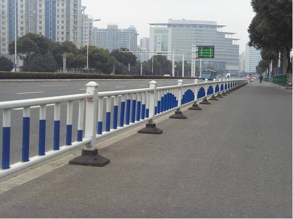 阿里巴巴高速公路護欄