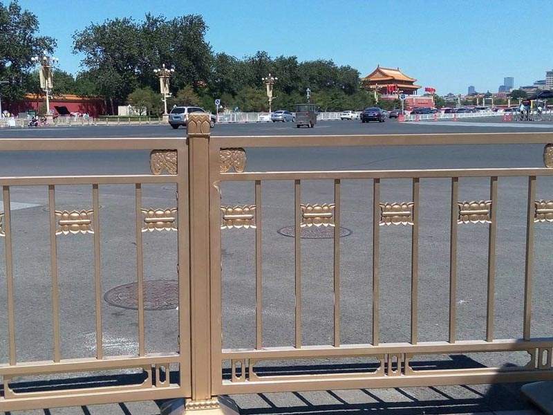 學(xué)習(xí)高速公路護(hù)欄施工