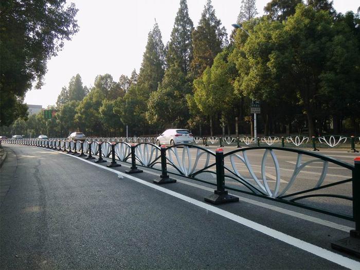 云南波形高速公路護欄