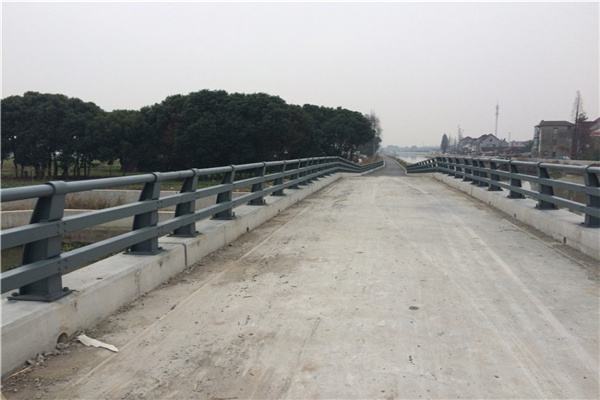 云南高速公路波形護(hù)欄板批發(fā)