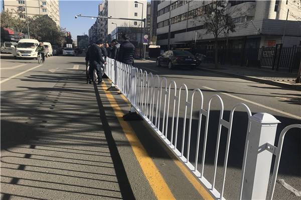 云南高速公路護(hù)欄材料