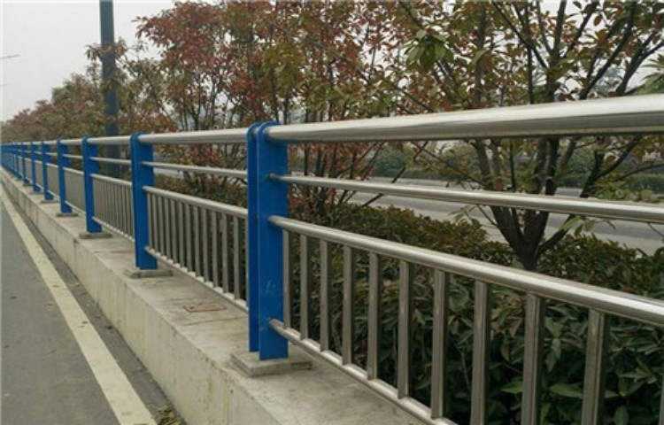 云南高速公路橋梁護欄采購