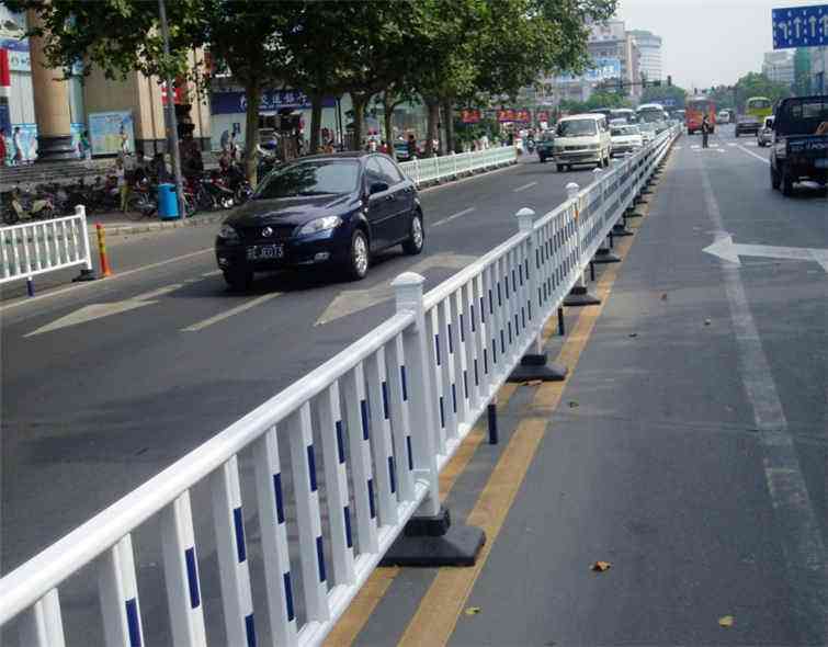 云南高速公路圍網(wǎng)護(hù)欄網(wǎng)