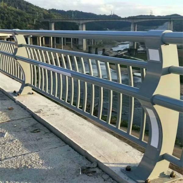 宜賓高速公路護(hù)欄