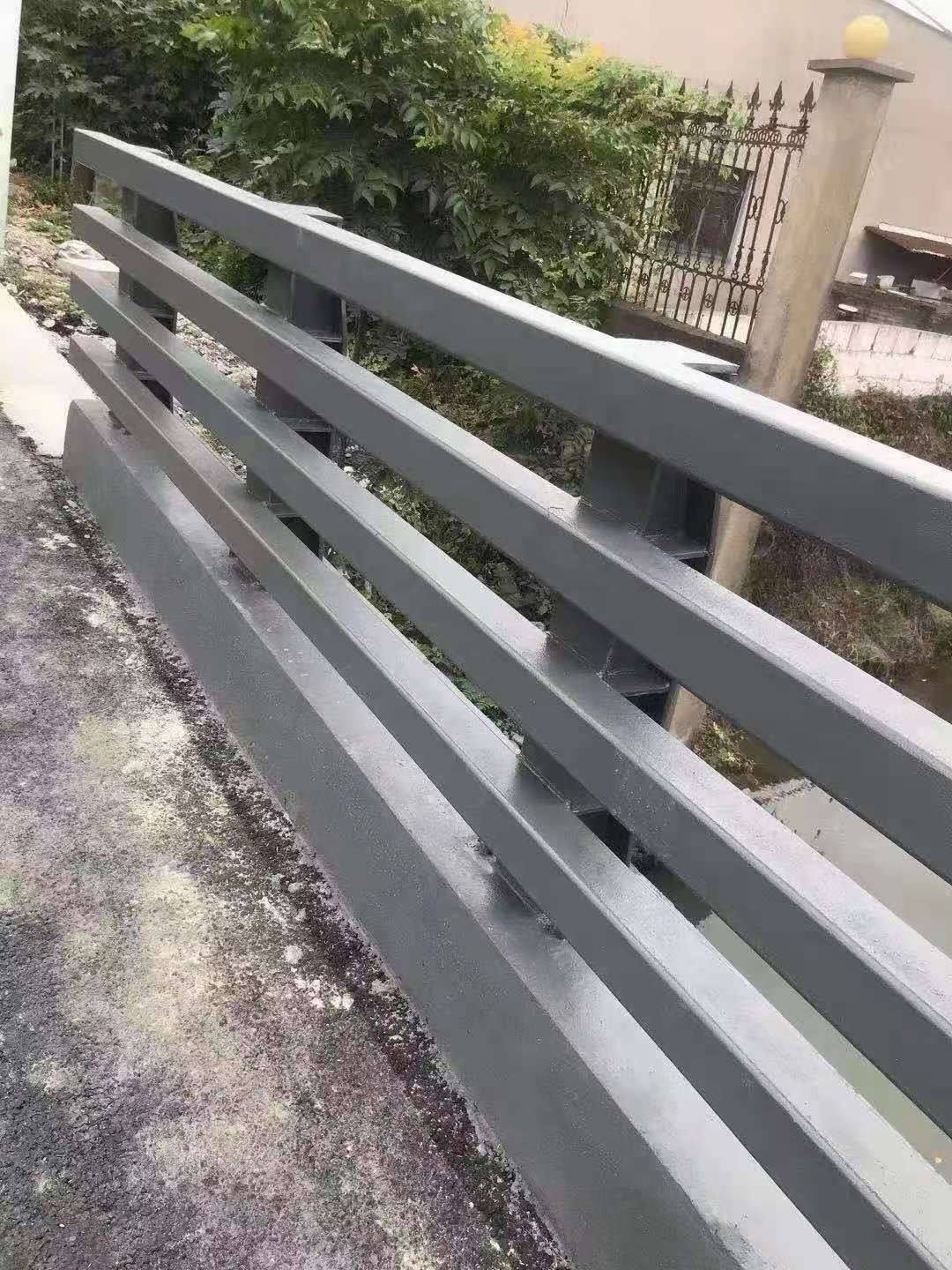 宜賓高速公路護(hù)欄立柱